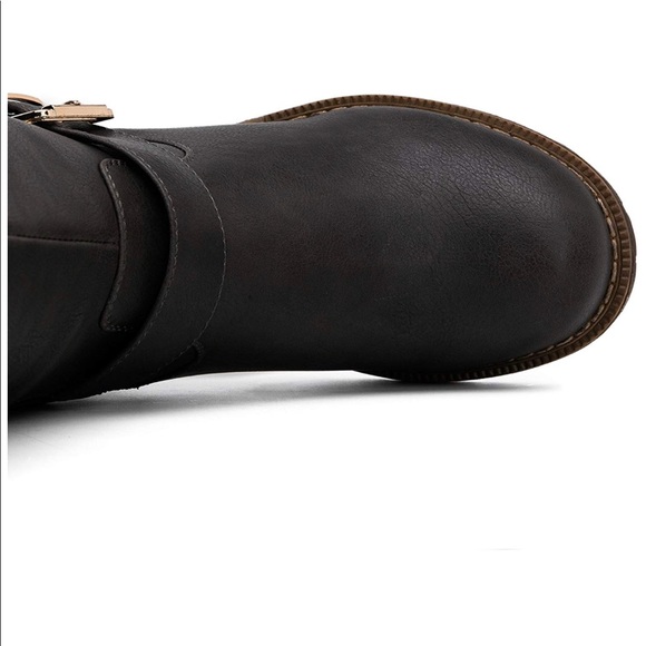 Women’s Fashion Boots - Picture 4 of 4